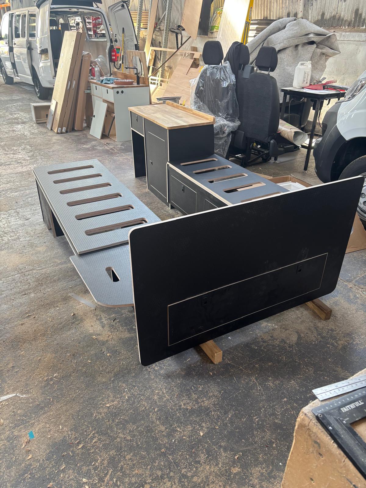 HEXA U-Shape Camper Furniture System (VW T5/T6 & Ford Transit Custom)
